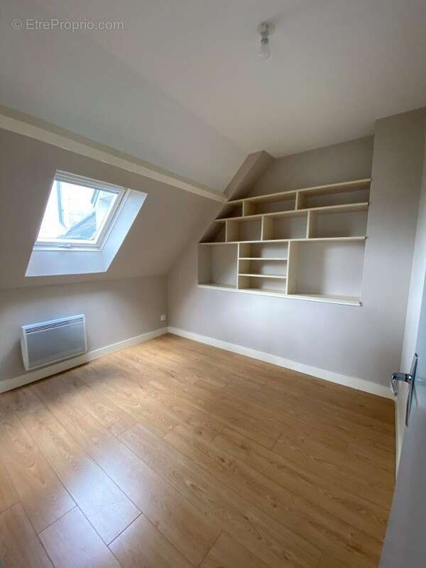Appartement à LA CHAPELLE-SAINT-MESMIN
