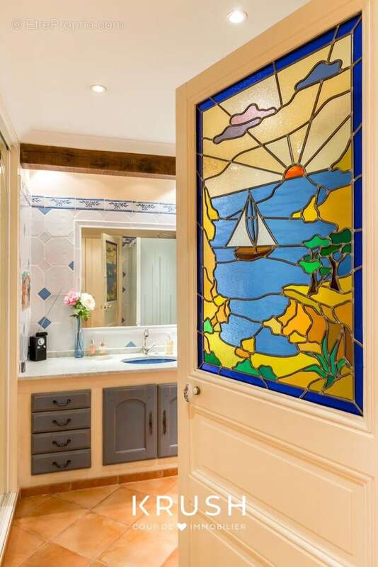 Appartement à MARSEILLE-1E