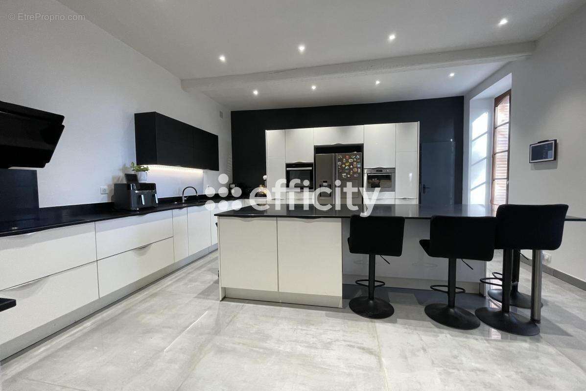 Maison à SAINT-AMADOU