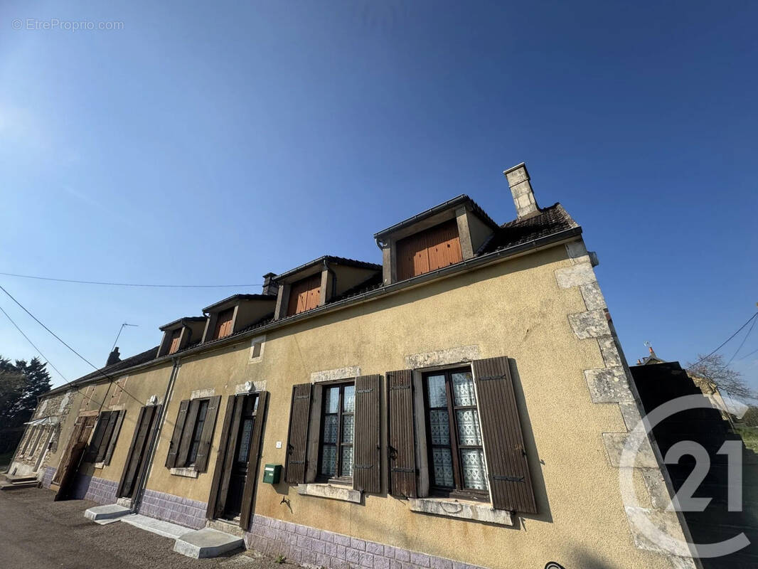 Maison à ETAIS-LA-SAUVIN