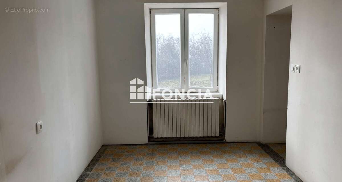 Maison à FRESNAY-SUR-SARTHE