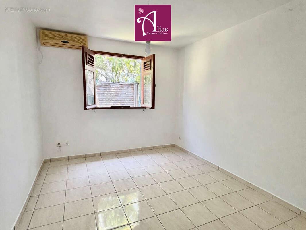 Maison à BAIE-MAHAULT