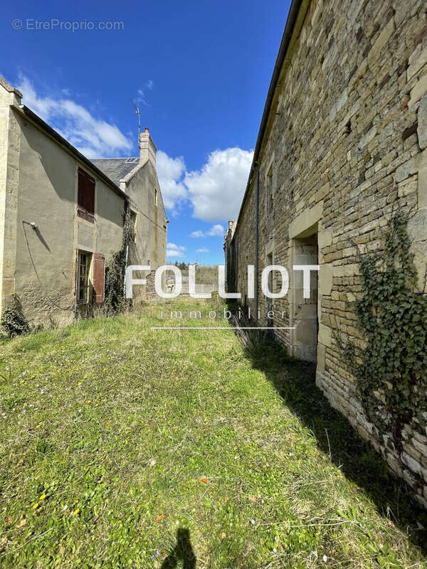 Maison à LAIZE-LA-VILLE