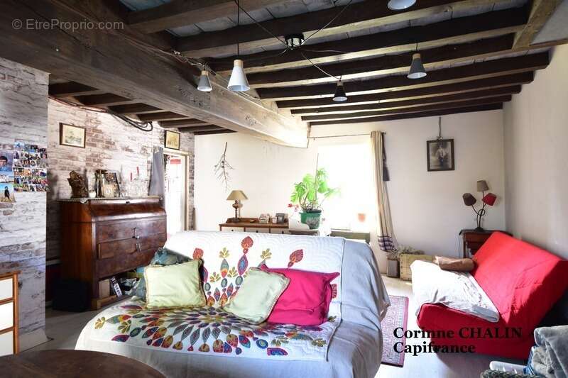 Maison à MONTCOMBROUX-LES-MINES