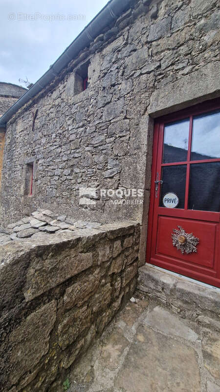 La couvertoirade, maison de village avec .local a vendre - photo 10