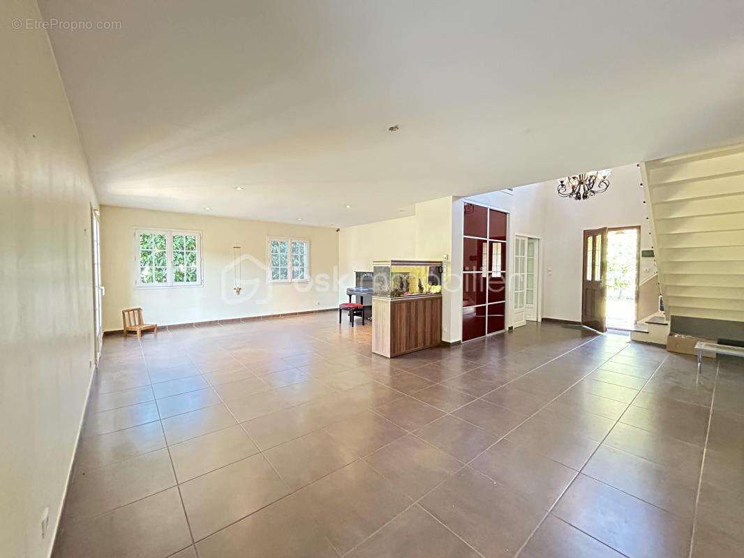Villa familiale 9 pièces – 230 m² – La Verpillière - photo 4