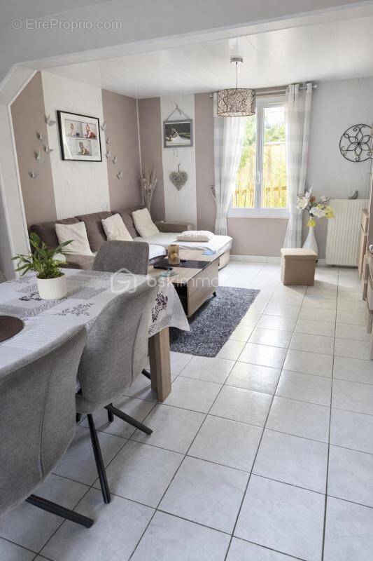 Maison à MARLY-LA-VILLE