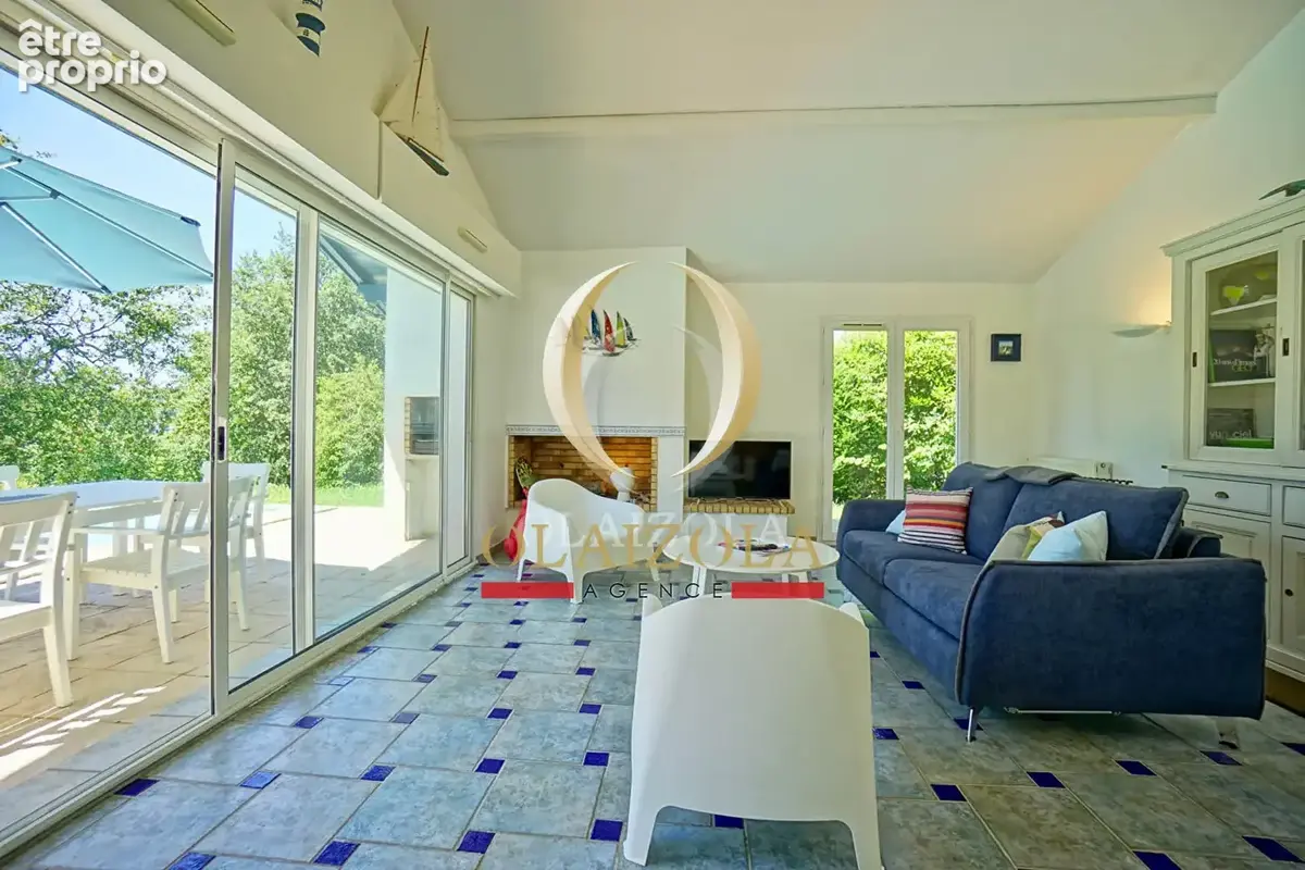 BASSUSSARRY : Maison avec piscine, vue dégagée et au calme au sein du Golf du Makila - photo 7