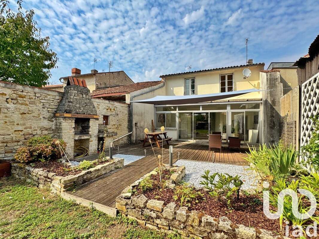 Photo 2 - Maison à AIGRE