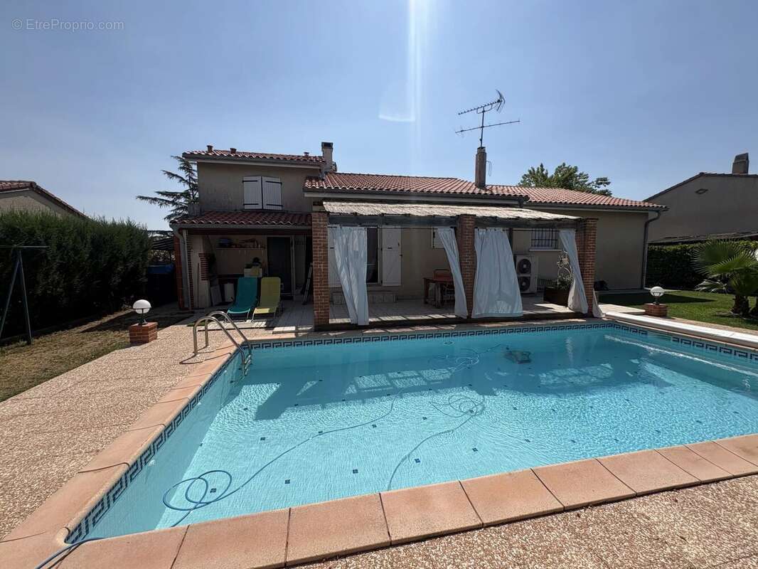 Maison à LA SALVETAT-SAINT-GILLES