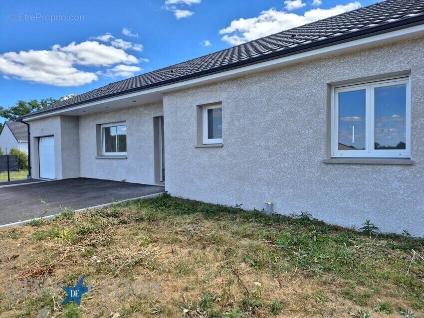 Maison à COGNAT-LYONNE