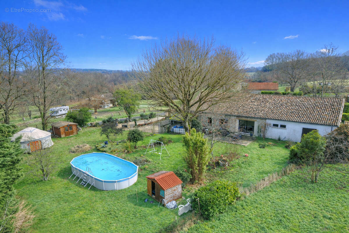 Grande maison familiale rénovée avec charme et modernité - photo 3