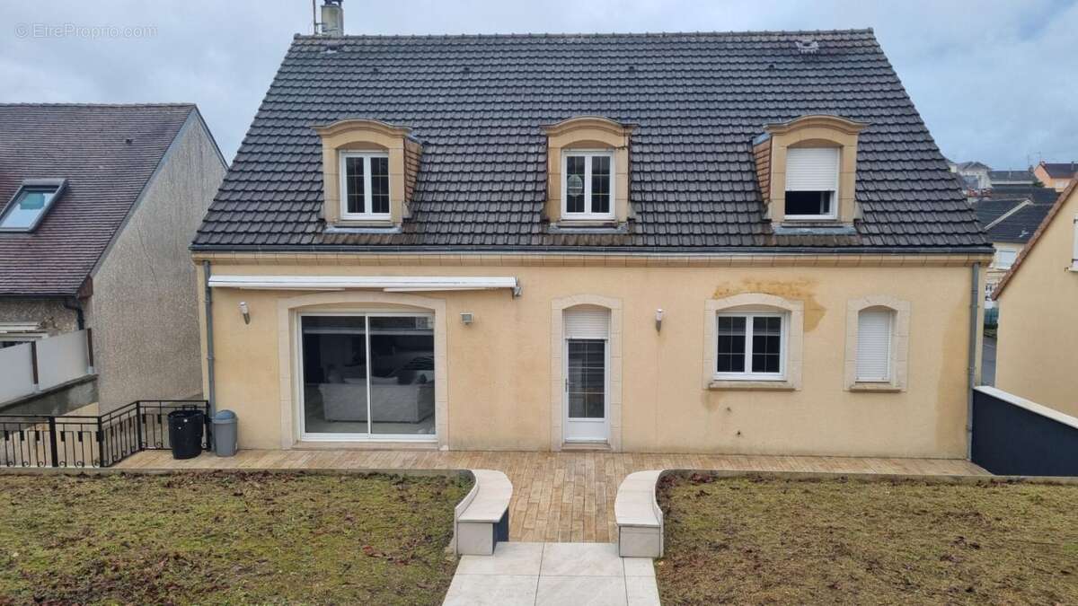 Maison Le Mans 8 pièce(s) 224 m2 - photo 2