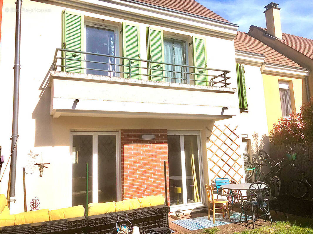Maison à SARCELLES