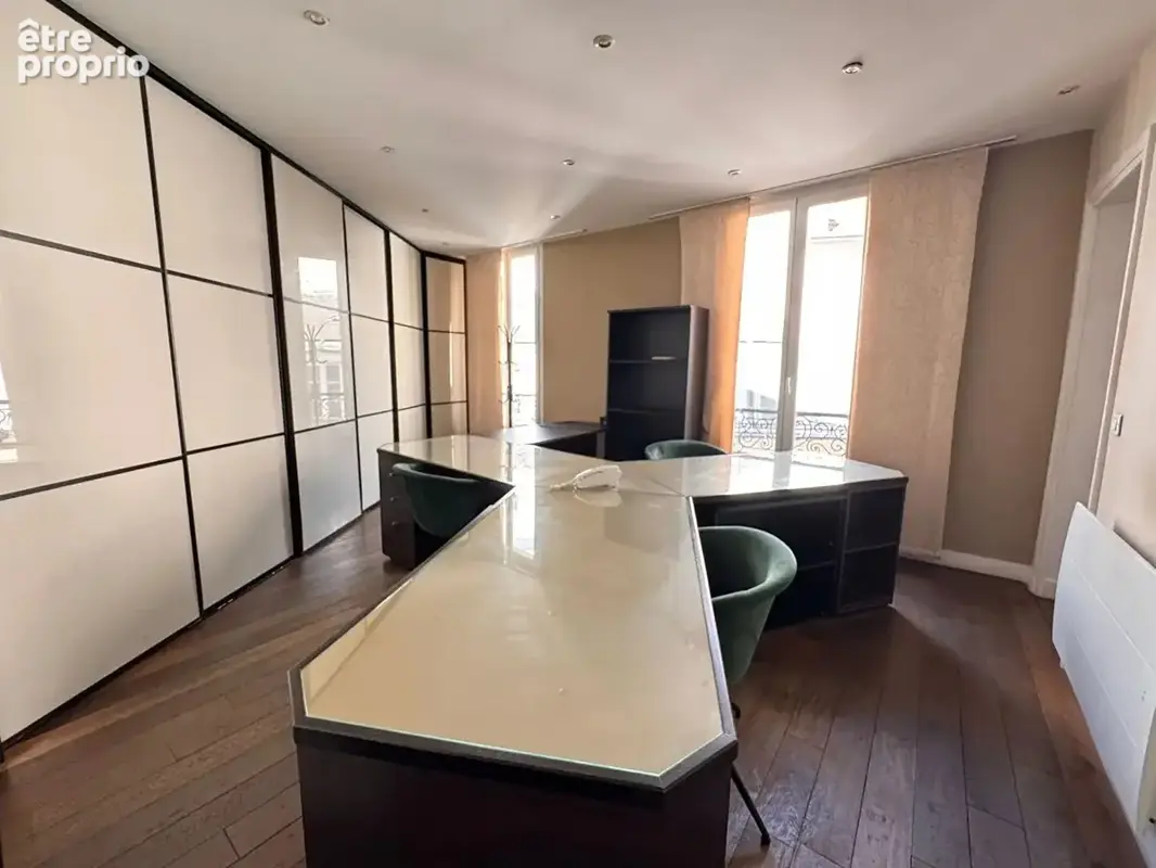 Paris-2ème-Ensemble de bureaux 97.20M² - photo 2