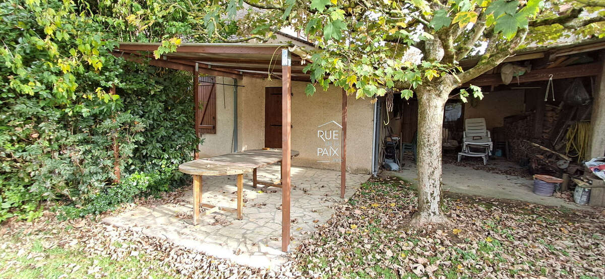 Maison à VENDEUVRE-DU-POITOU