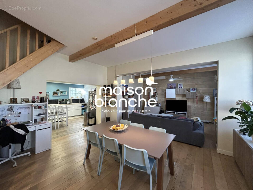 Maison à LES ARTIGUES-DE-LUSSAC