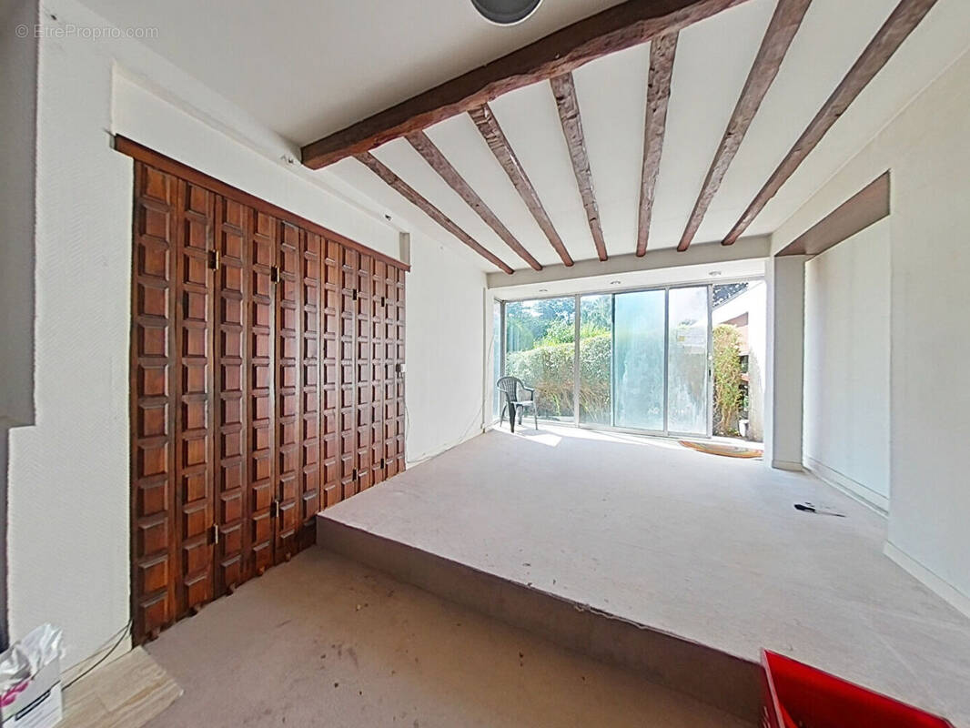 Appartement à FONTENAY-LE-FLEURY