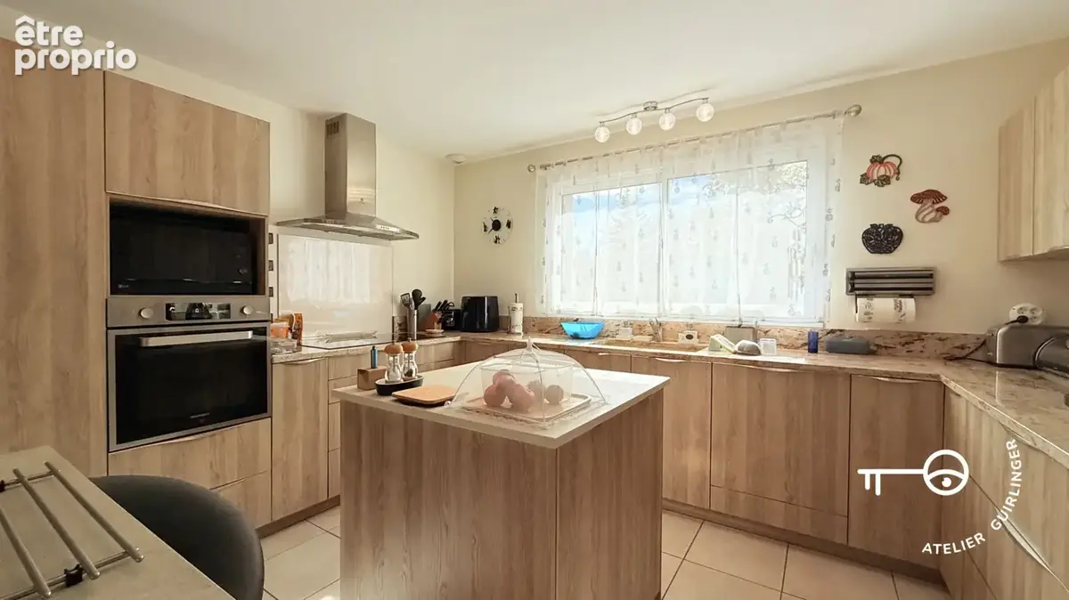 Offrez-vous le confort d'une maison moderne au coeur d'un environnement idyllique et verdoyant. - photo 8