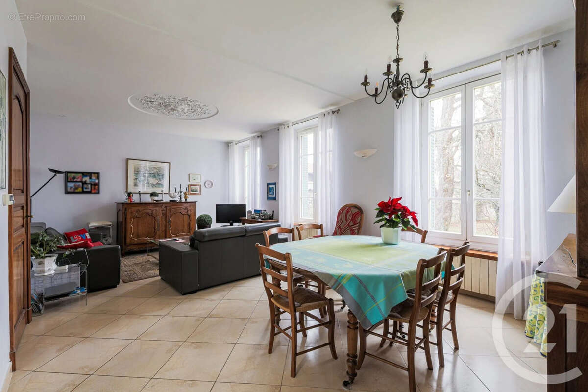 Maison à LA MURE