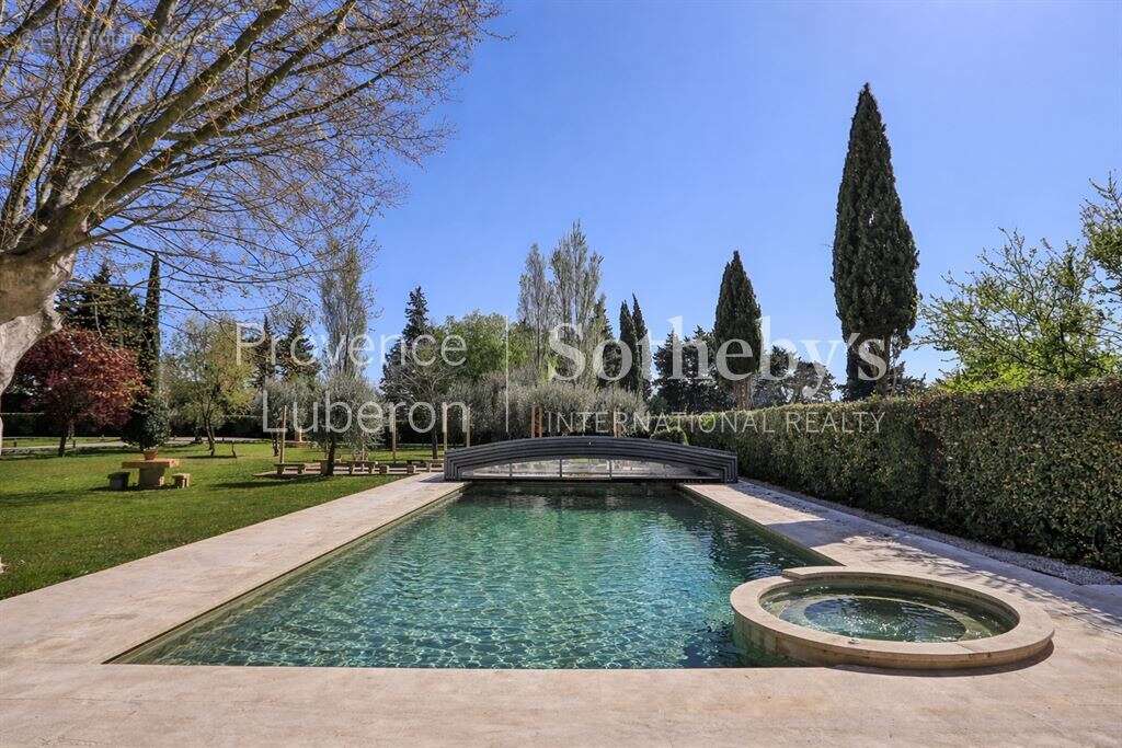 Maison à PERNES-LES-FONTAINES