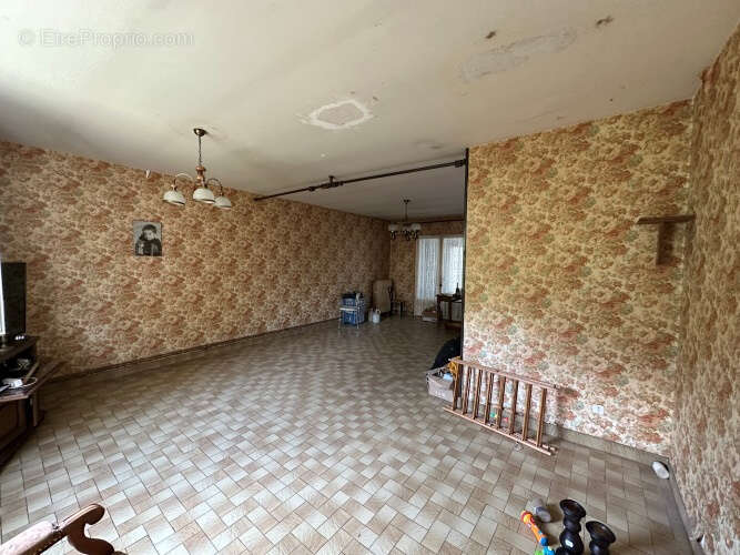 Maison 140 m² à Manzat  - photo 4