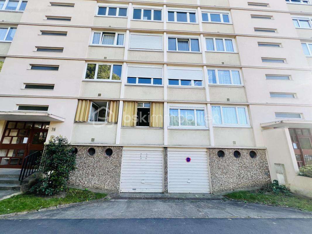 Appartement à L'HAY-LES-ROSES