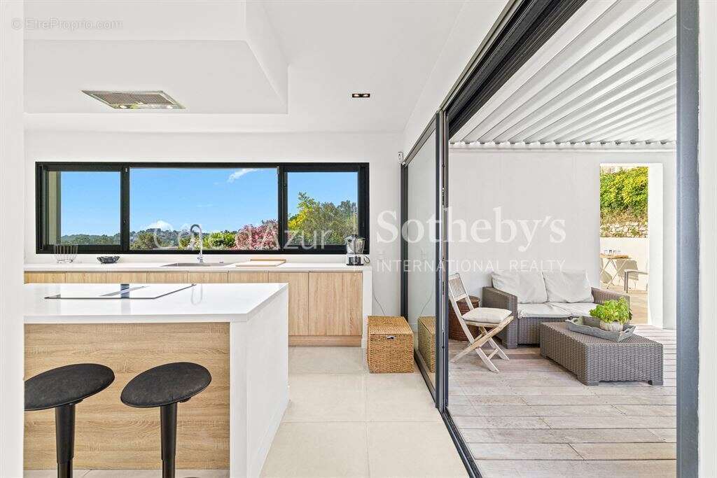 Villa d'architecte contemporaine à vendre à Vence avec piscine et appartement indépendant - photo 15