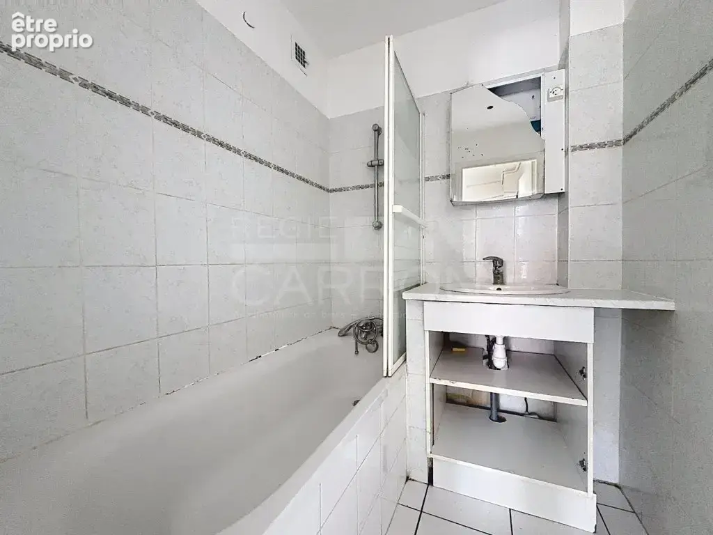 Villeurbanne metro cusset t3 66m² en etage 189000€ - photo 5