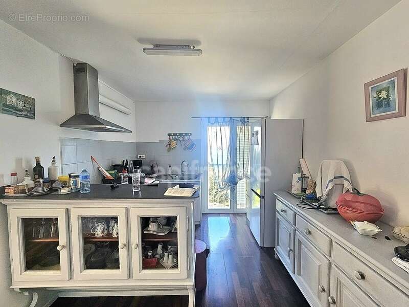 Maison familiale de 226 m2 divisée en 4 habitations indépendantes, vue mer, terrain 2000 m2, garage et terrasses à MORSIGLIA (HA - photo 7