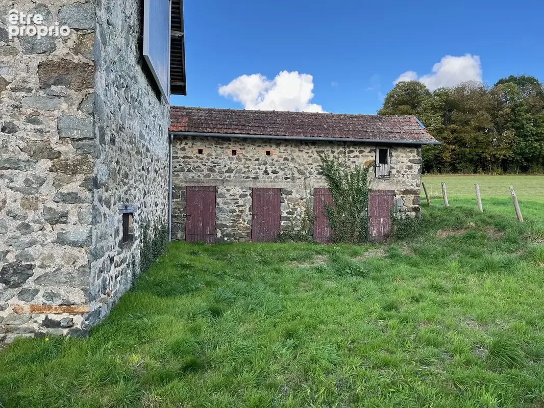 Mi-chemin Brive et Limoges - Belle fermette et dépendances a rénover - photo 14