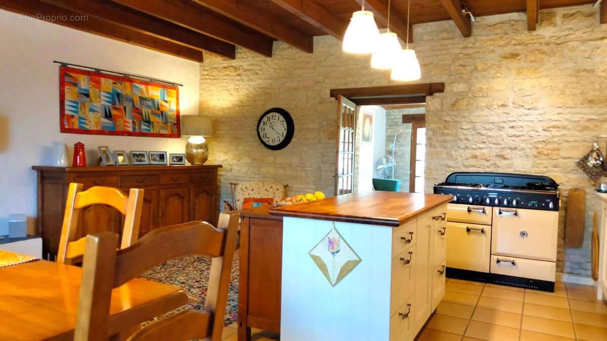 OPEN PLAN KITCHEN - Maison à MESSE