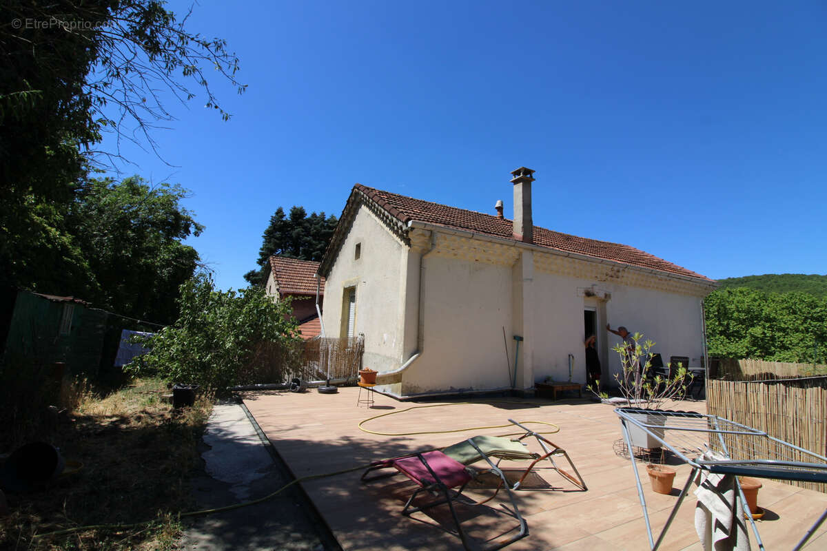 Appartement à SAINT-PAUL-LE-JEUNE