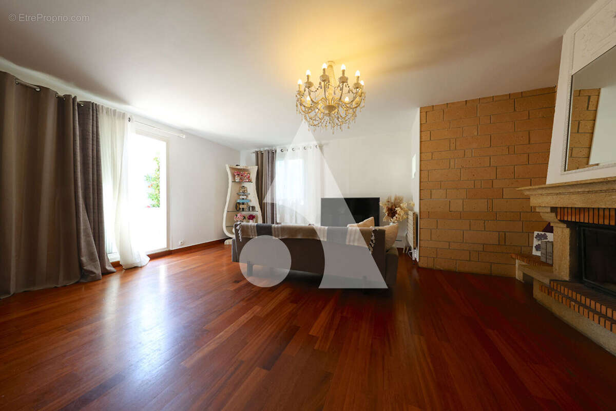 Maison à SAINT-GERMAIN-LES-CORBEIL