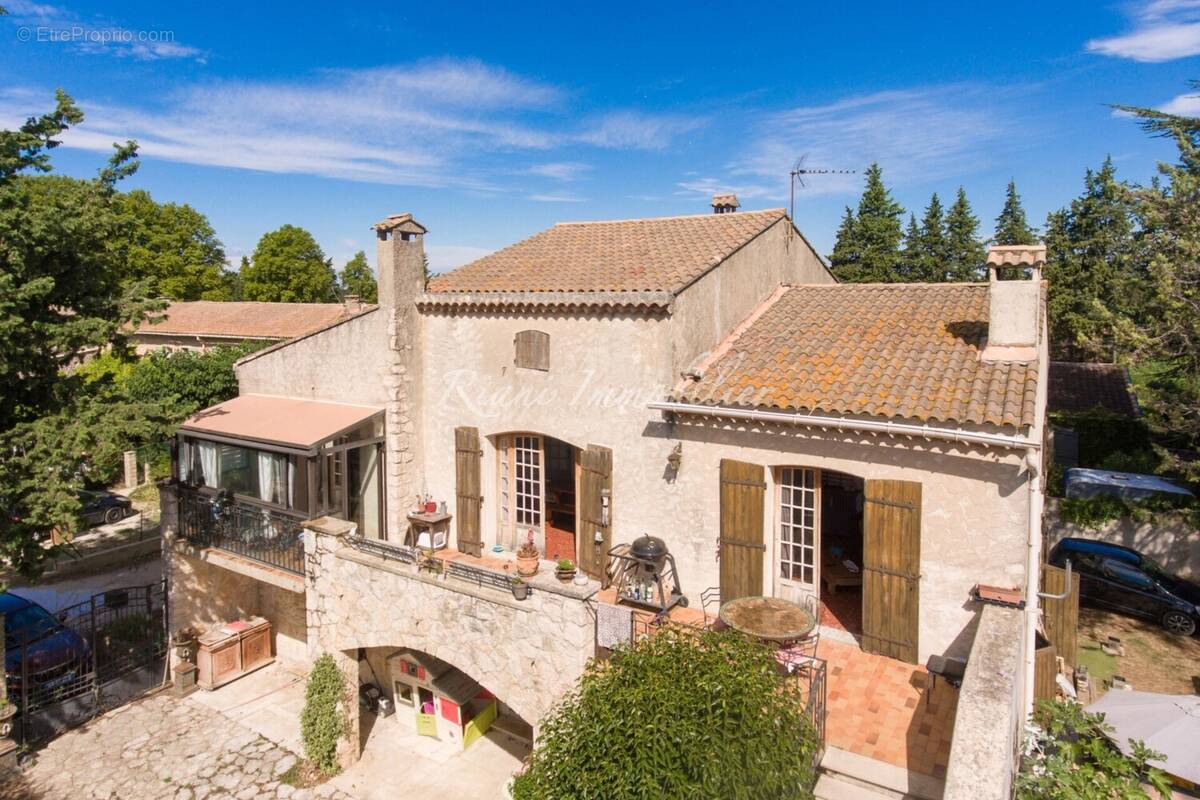 Maison à ROBION