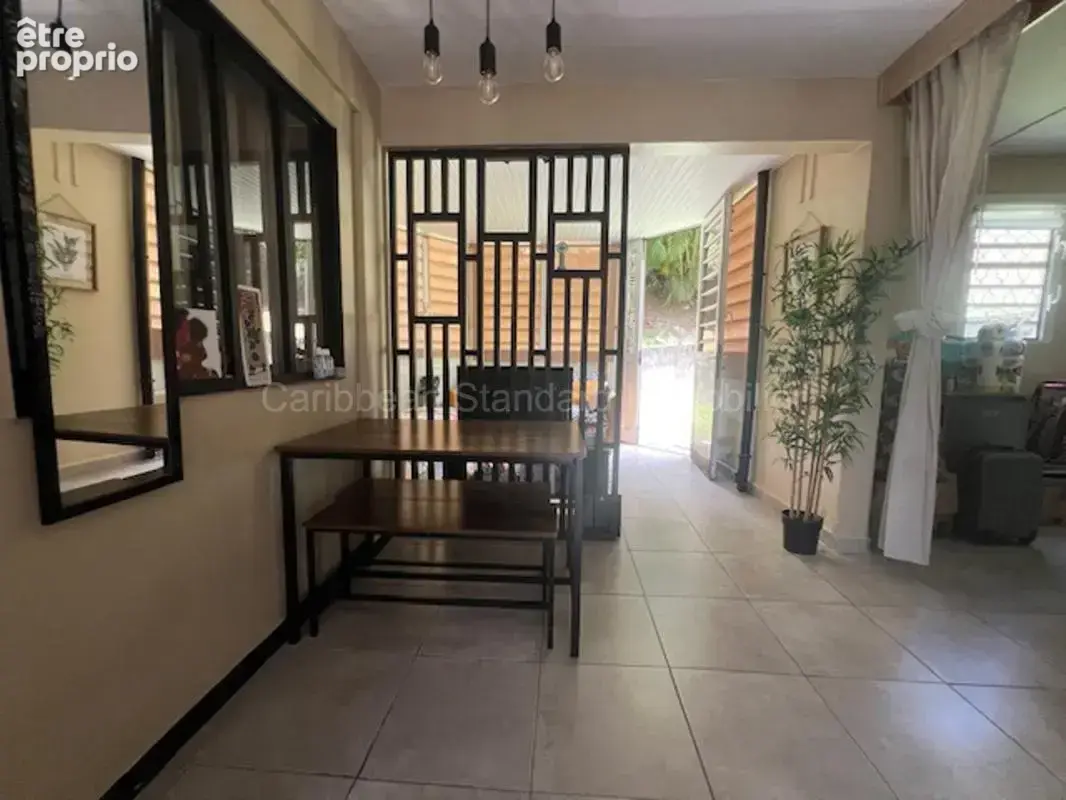 A vendre loué meublé appartement t2 en rdc la meynard fort-de-france - photo 2