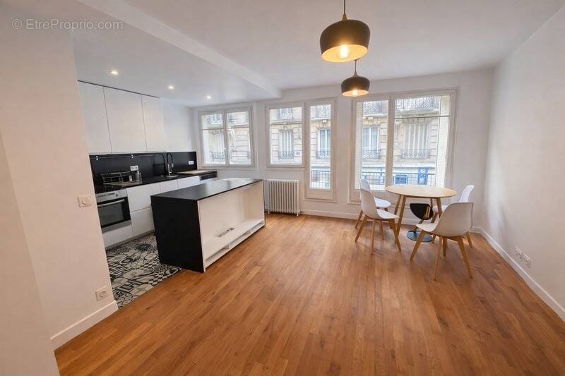 Appartement à PARIS-15E