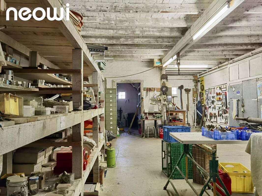 Commerce à VIC-SUR-CERE