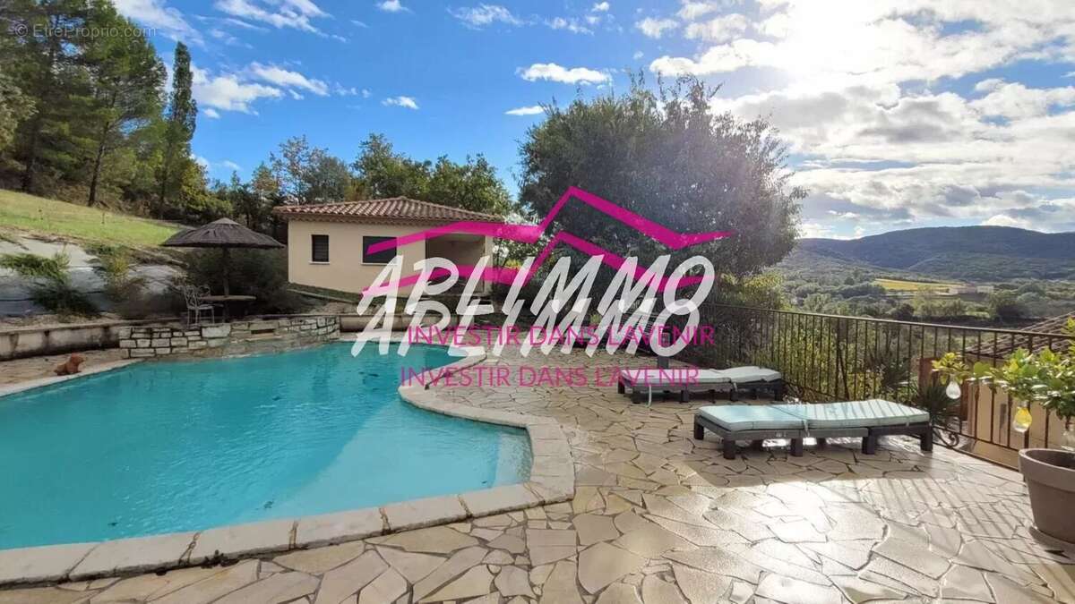 Maison à SAINT-MONTAN