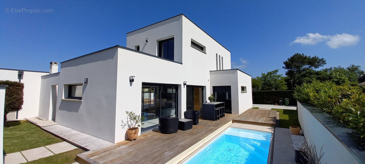 Maison à ARTIGUES-PRES-BORDEAUX