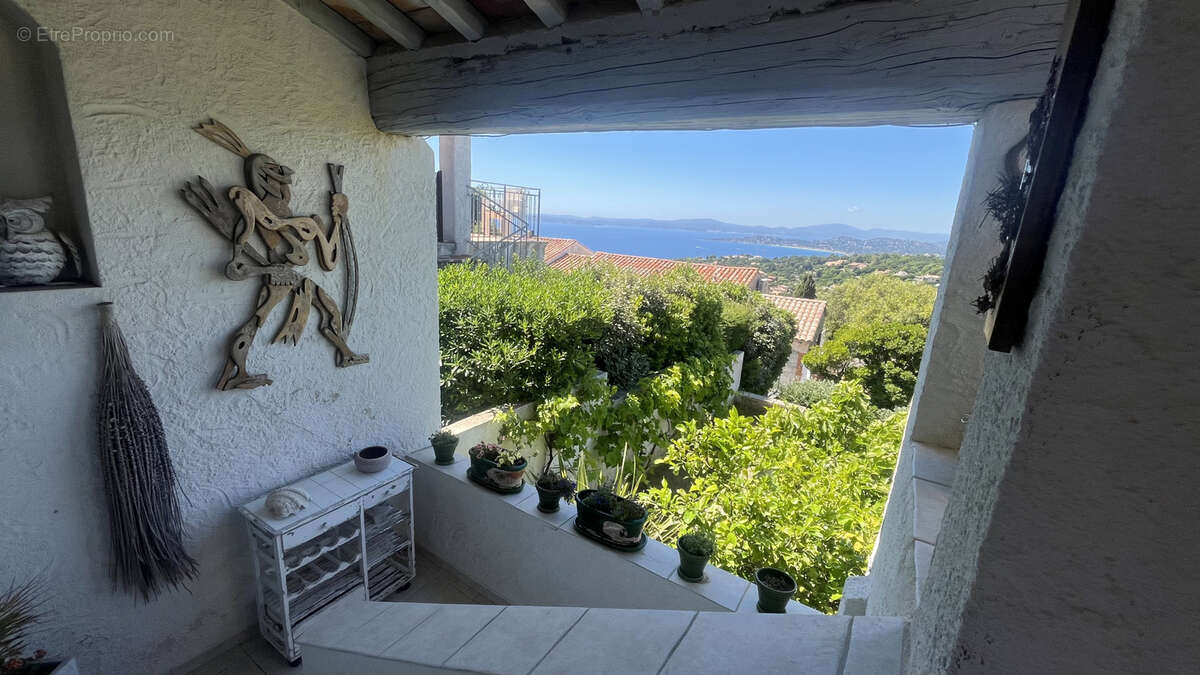 Maison à ROQUEBRUNE-SUR-ARGENS