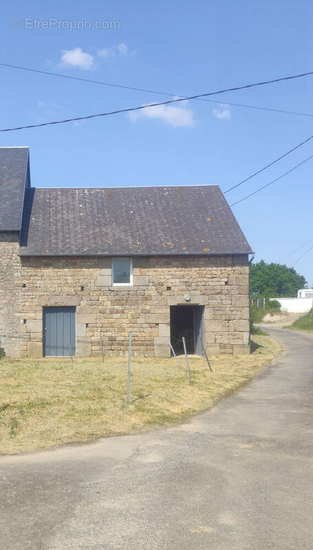 Maison à SAINT-BRICE-DE-LANDELLES