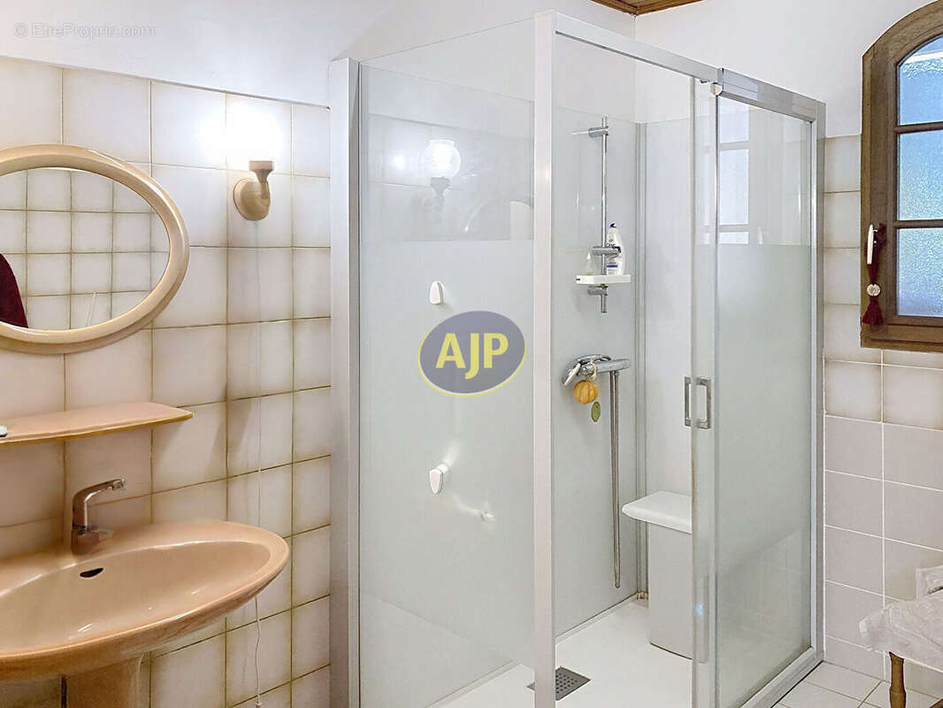 Maison à GRAYAN-ET-L'HOPITAL