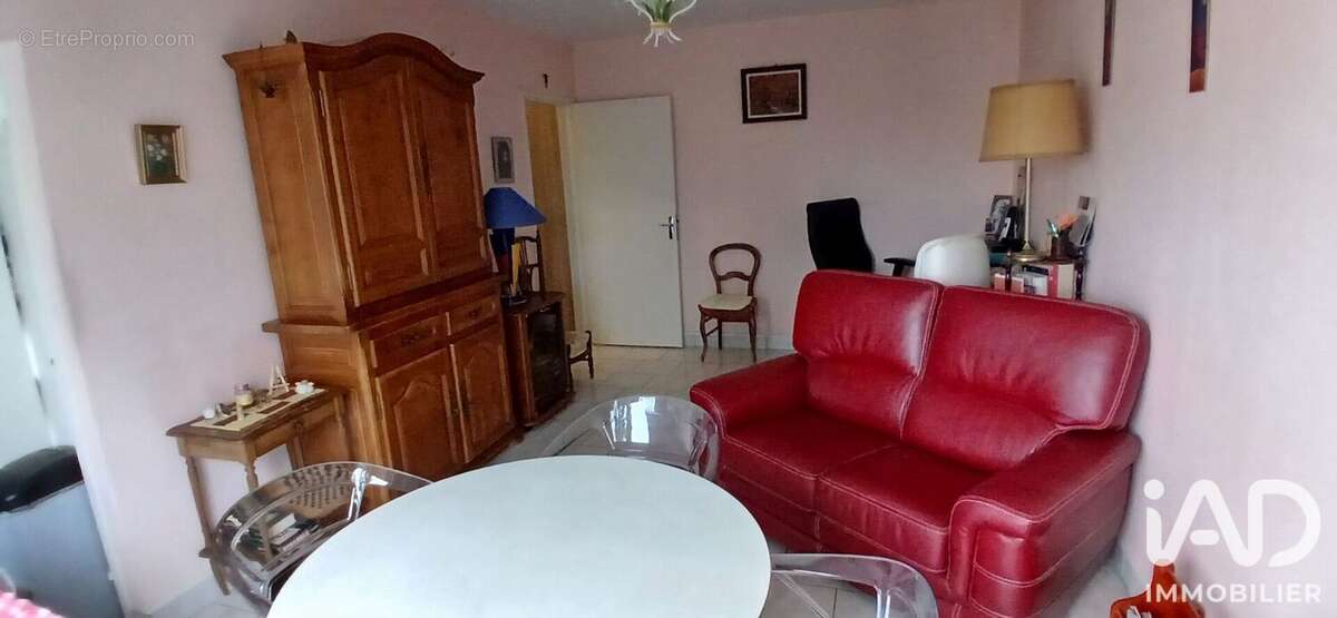 Appartement 50 m² à Saint-Jean-De-La-Ruelle  - photo 3