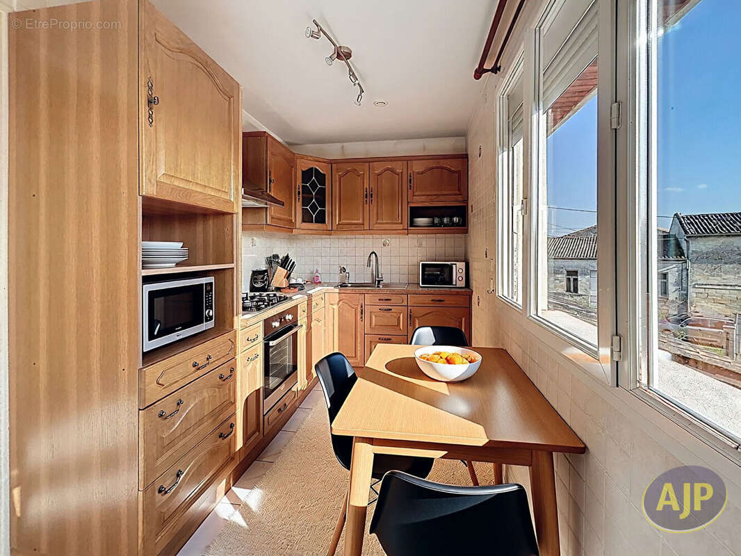 Maison à CUBZAC-LES-PONTS