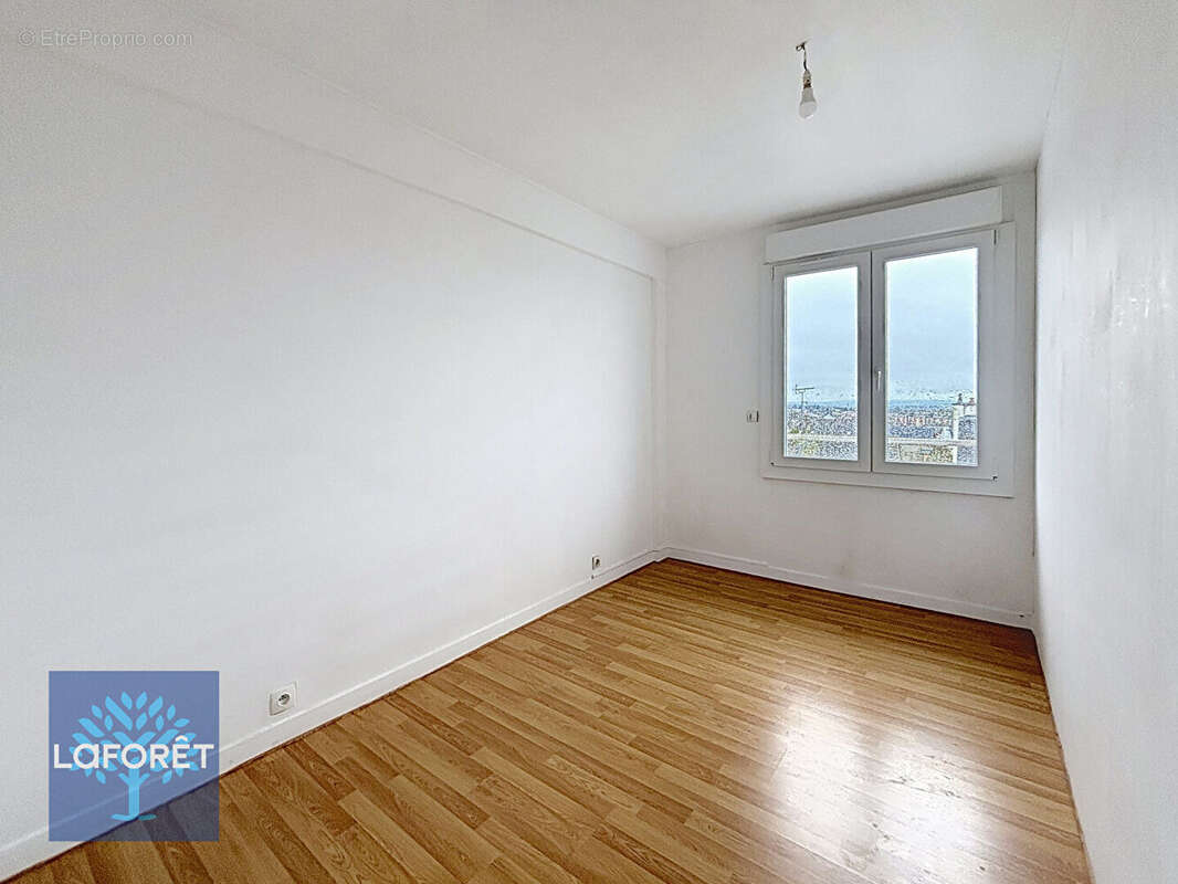 Appartement à FOUGERES