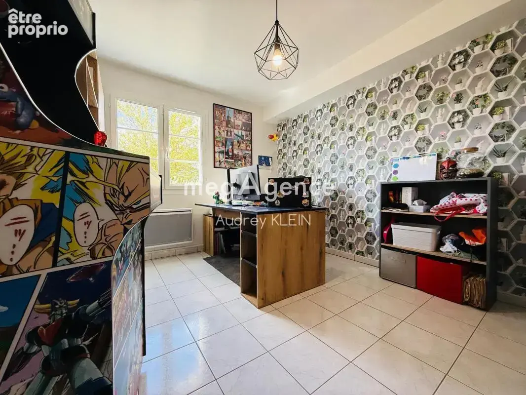 Spacieuse maison familiale avec piscine et double garage - photo 19