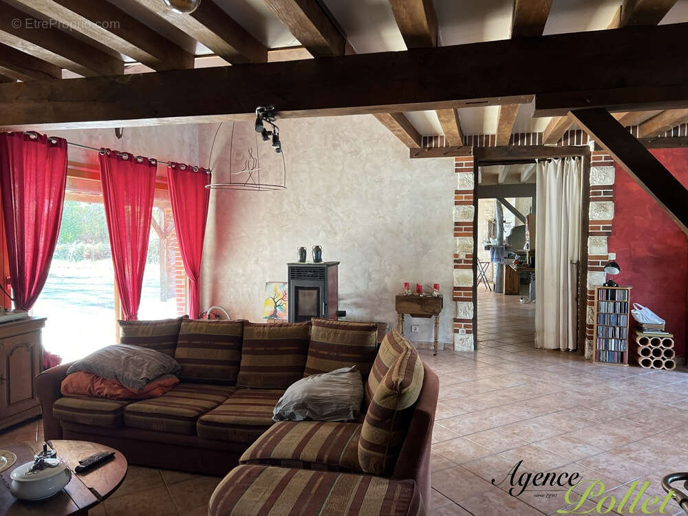 Maison à IVOY-LE-PRE