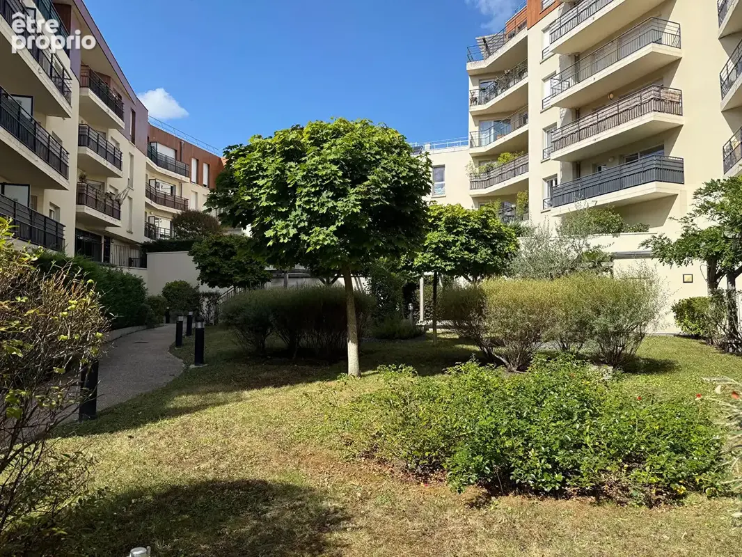 Photo Appartement à Fontenay-Le-Fleury au prix de 194 000€