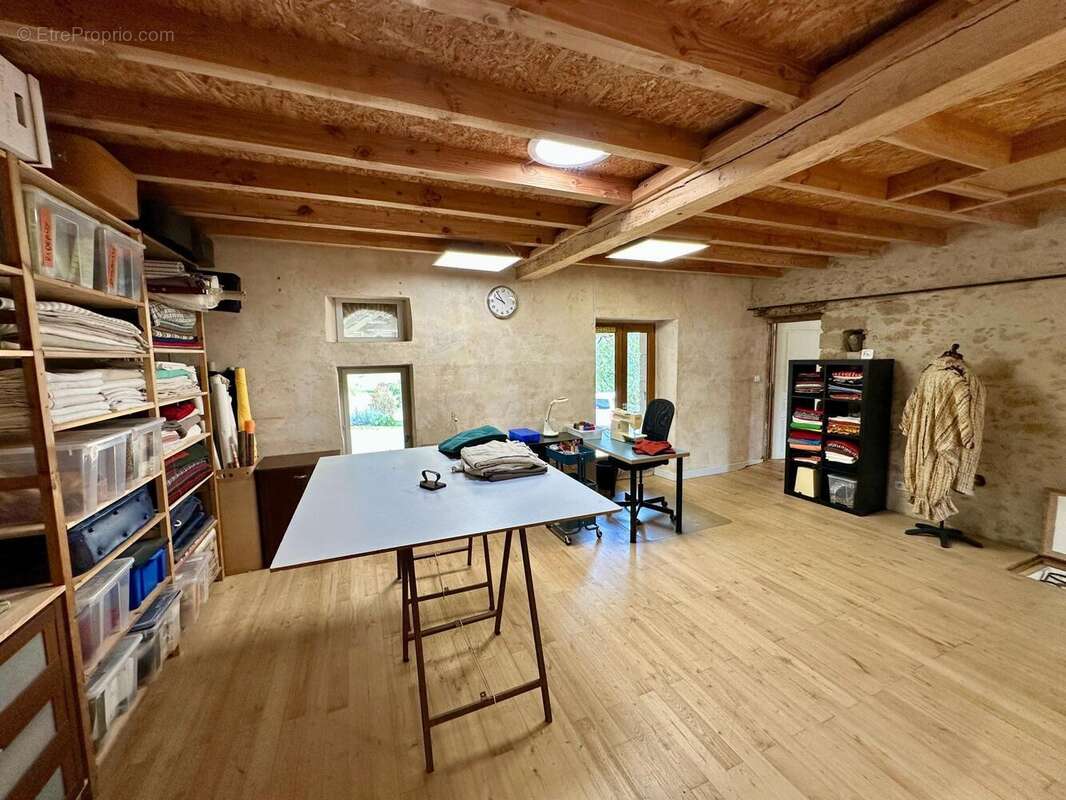 Maison 271 m² à Prades  - photo 9